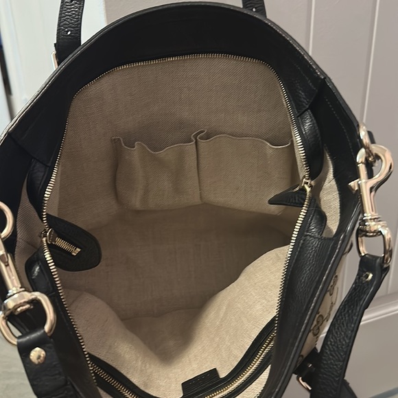 Selling this authentic Gucci tote. - Picture 3 of 4